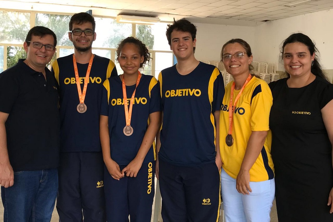 Alunos do Objetivo Frutal conquistam medalhas no JEMG
